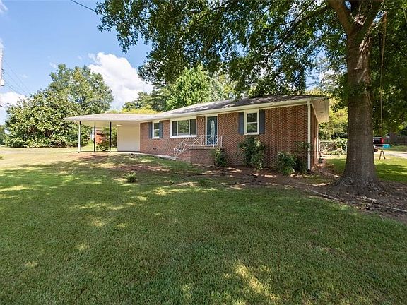 5th image of 208 Yancy Dr SE