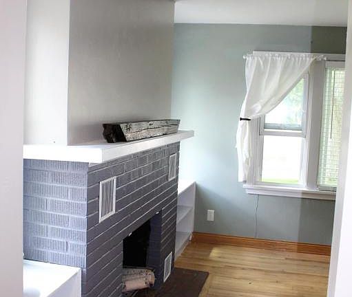 5th image of 211 Riverlawn Ave