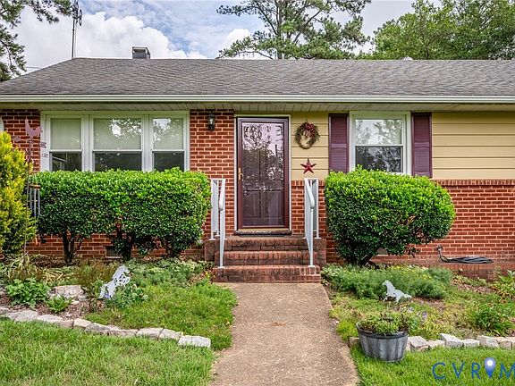 2nd image of 1569 Oak Ln