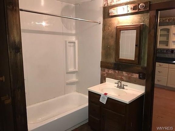 2nd image of 9393 Orange St