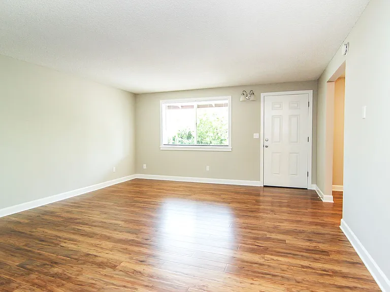 501 SE Davis St — Photo 5