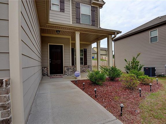 2nd image of 815 Donington Cir