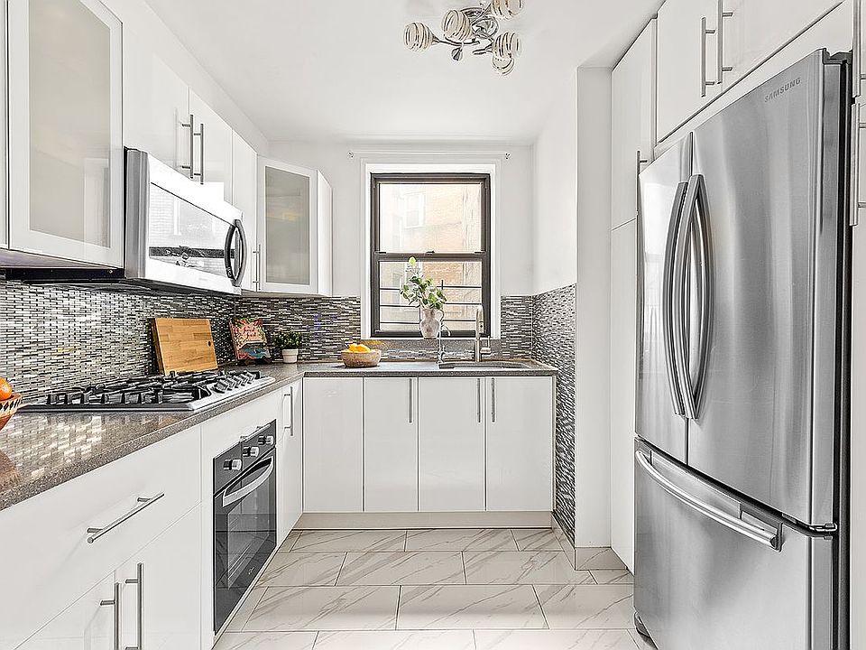 1st image of 275 Webster Ave