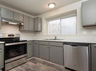 121 View Rd #B, Steilacoom, WA 98388