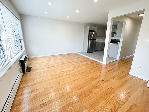 4th image of 25-34 23rd St #3F