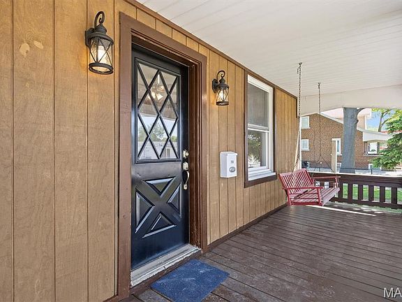 2nd image of 709 W Main St