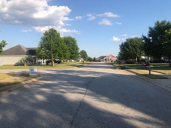 5th image of 207 Meyers Lake Dr