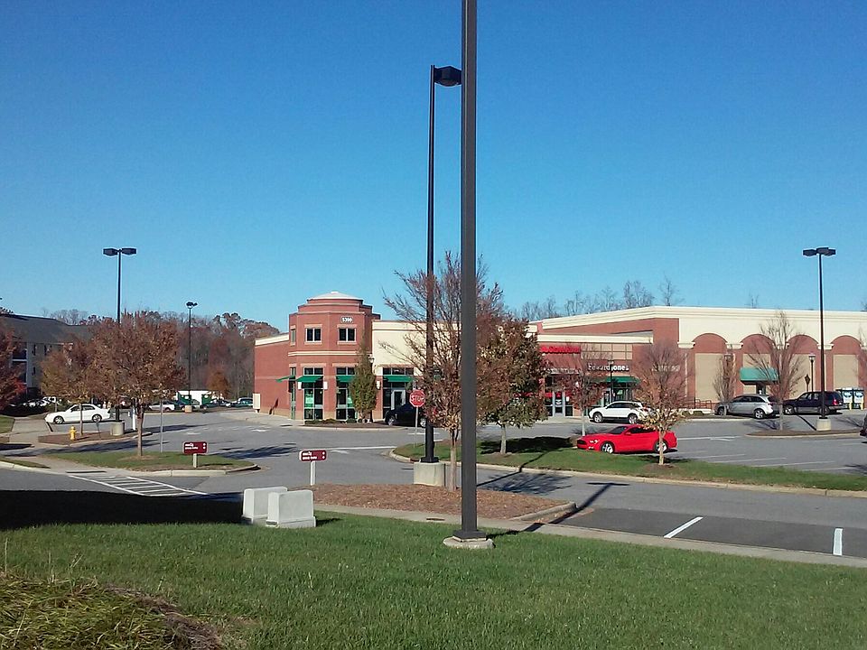 Walking distance to shopping and more!