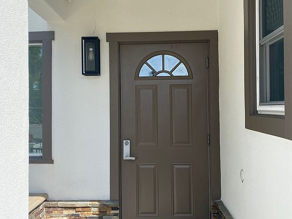 5th image of 303 S Alta Vista Ave