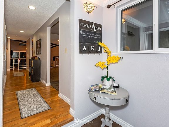 3rd image of 13813 Sandy Point West NW