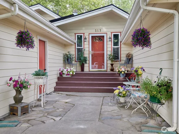513 SE Highland Park Drive, College Place, WA 99324