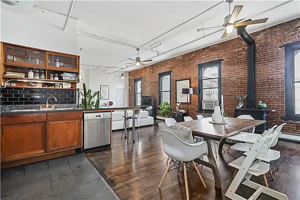 Rented by Avenue Sotheby's International Realty | media 25