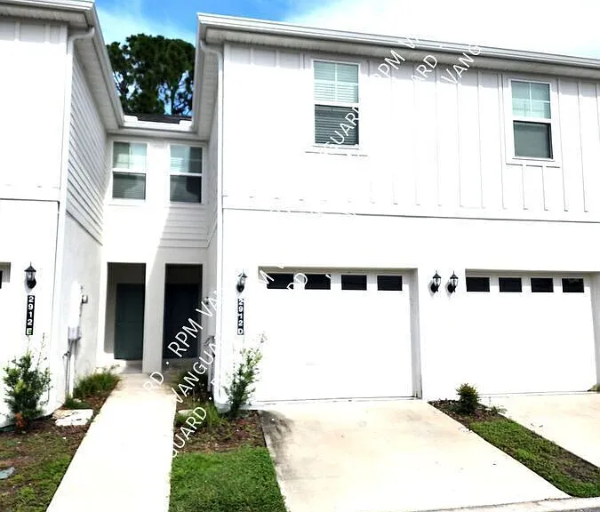 2912 Oak Park Way #D — Photo 1