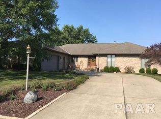 35 Lincoln Ct, Morton, IL