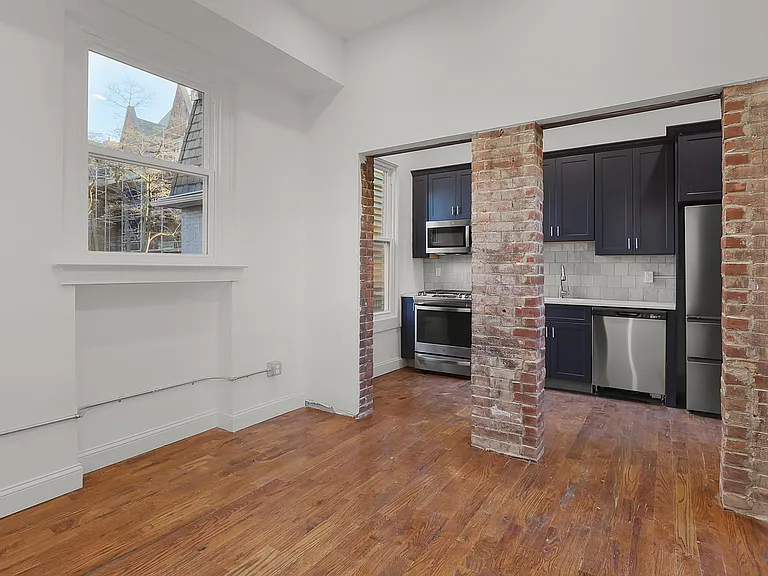 57 Trumbull St #1R — Photo 4
