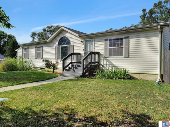 3751 S 1st St, Lincoln, NE 68502