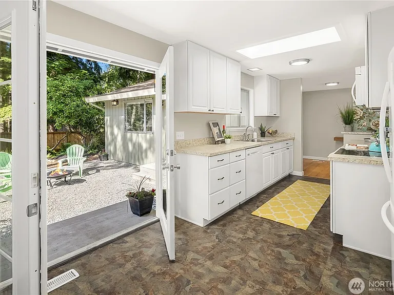 15214 SE 20th St — Photo 13