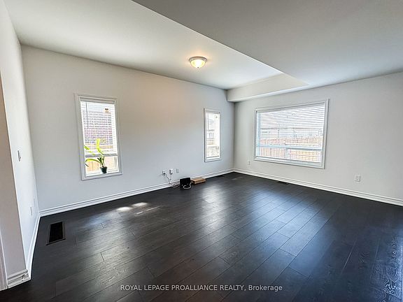 4th image of 283 Bennett Ave