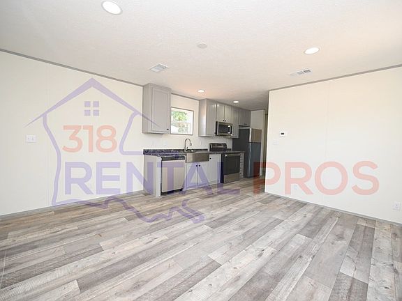 3rd image of 200 Kathryn Ln