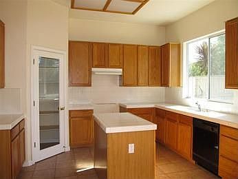 5th image of 1717 Bastona Dr