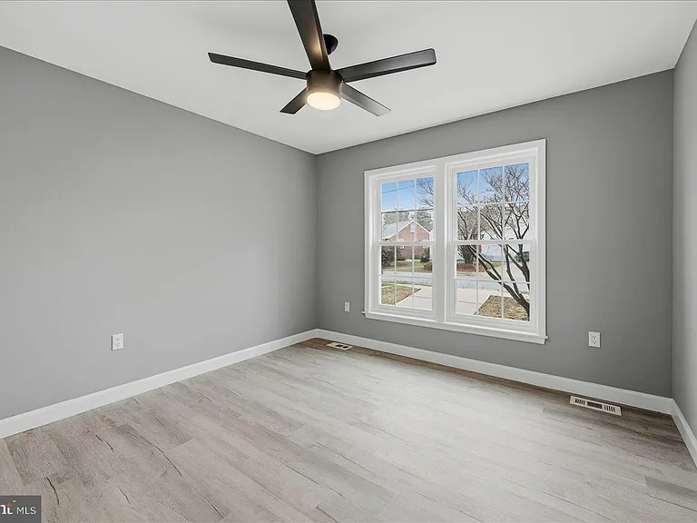 6915 Adel St — Photo 25