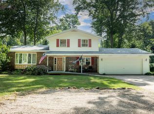 12974 Lakeshore Dr, Grand Haven, MI 49417