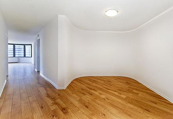 4th image of 330 E 38th St APT 30L