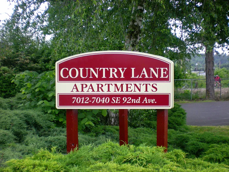 Country Lane Apartments — Photo 21