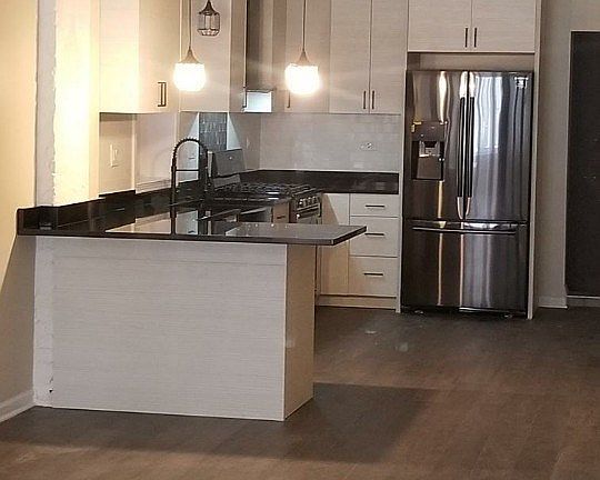 5th image of 522 N Armour St #1