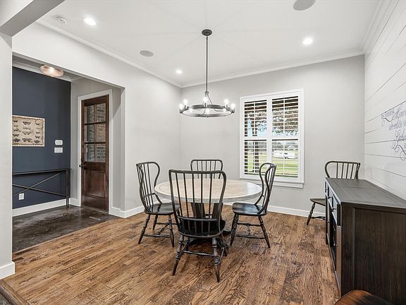 3rd image of 1409 Simmons Rd