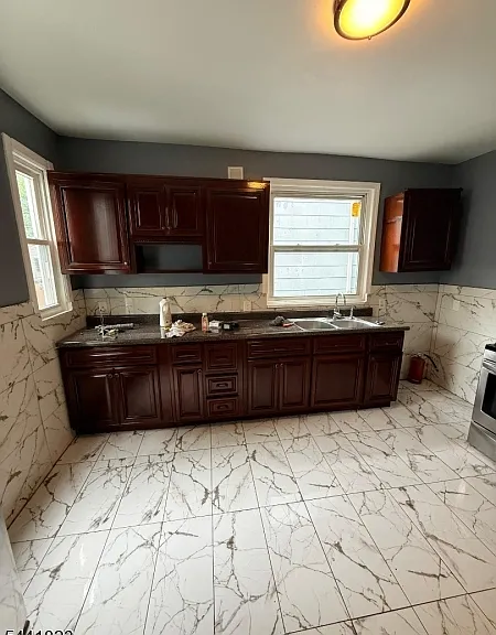 239 S Clinton St #1 — Photo 8