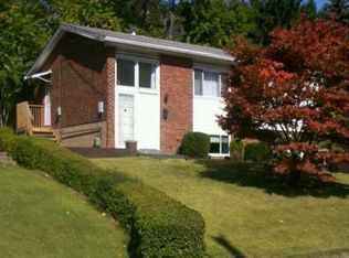 200 Walpole Dr, Pittsburgh, PA 15235