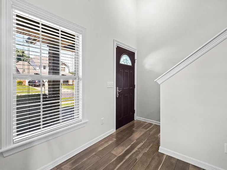 1514 NE Young Ave — Photo 5