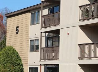 5 Bridgeview Cir UNIT 15, Tyngsboro, MA 01879