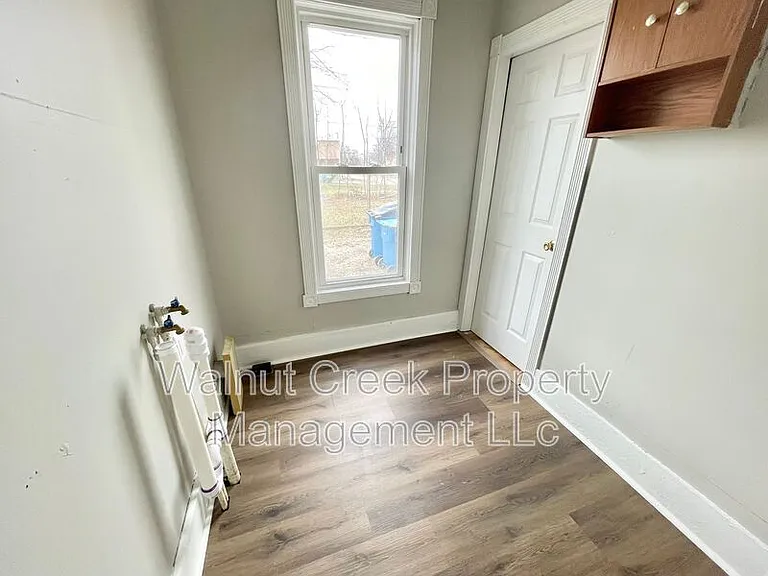 410 W 14th St #DOWN — Photo 10