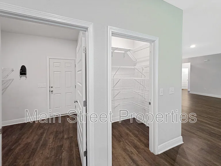 8108 Silver Maple Dr — Photo 12