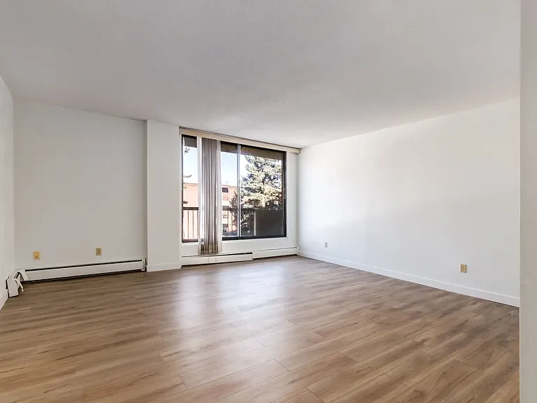 115 25th Ave SW #403 — Photo 31
