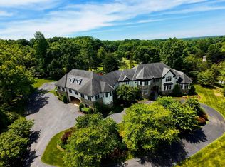 12615 Circle Dr, Rockville, MD 20850