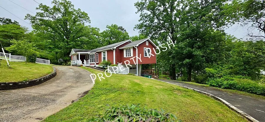 Building Photo - 3229 Westonia Dr