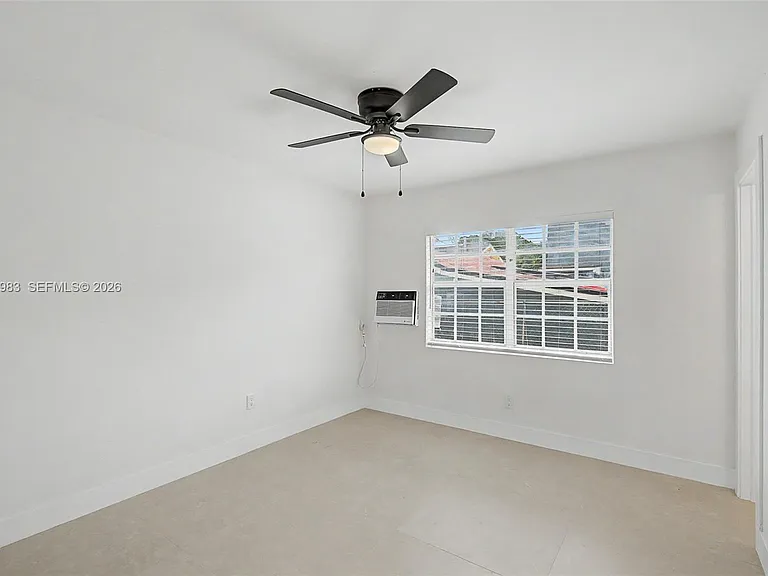 1021 SW 3rd St #4 — Photo 7