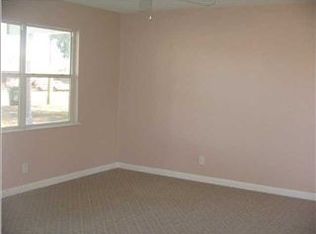 1027 N 20th St, Defuniak Springs, FL 32433