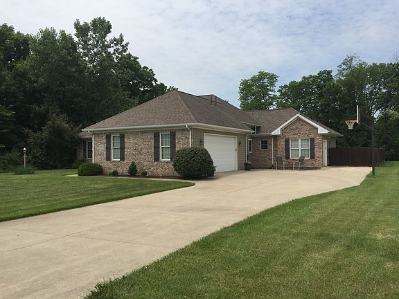 2nd image of 2301 N Wicklow Dr