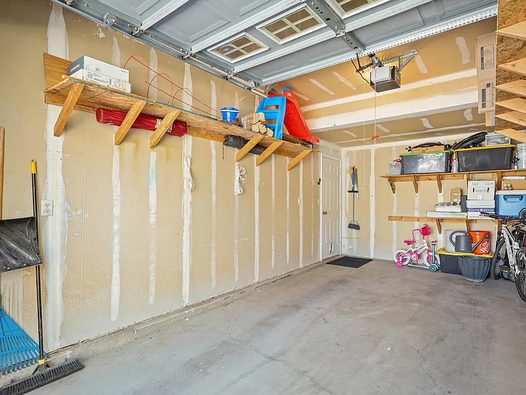 140 Bamberger Rd — Photo 28