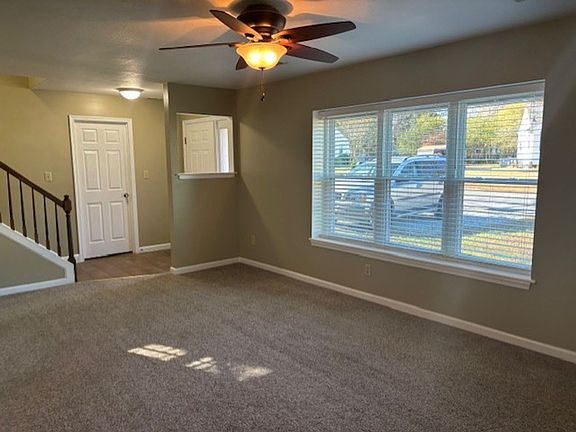 4th image of 1090 Wilkins Dr
