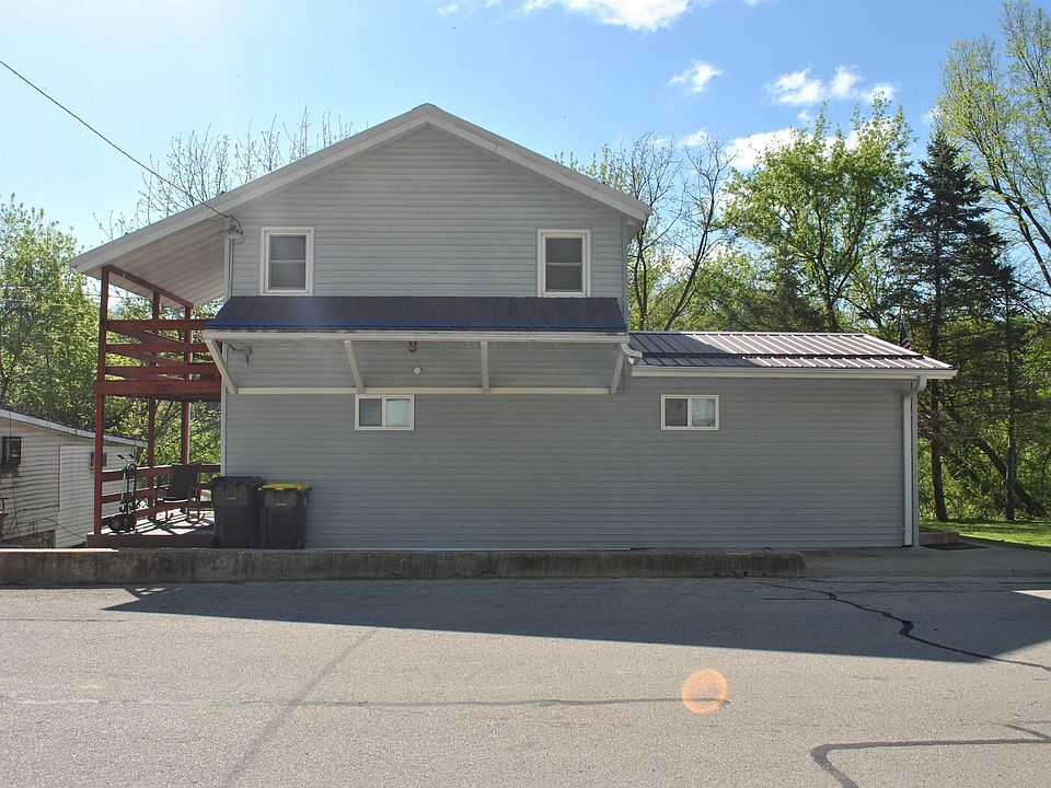 1st image of 237 Main St