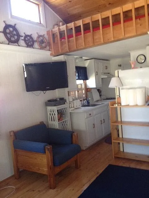 2 bed, 400 sqft, $1,550 — Photo 2