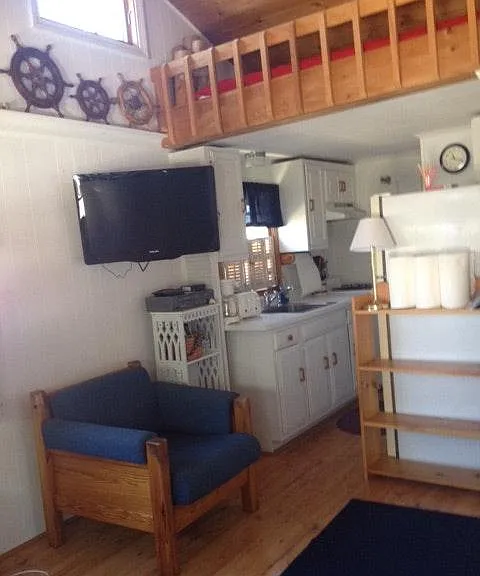 174 N Shore Blvd — Photo 2
