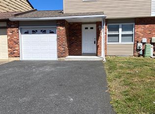 53 Bradley Dr, Newark, DE 19702