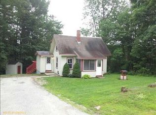 7 Main St, Greene, ME 04236