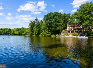 3431 Greentree Dr, Falls Church, VA 22041